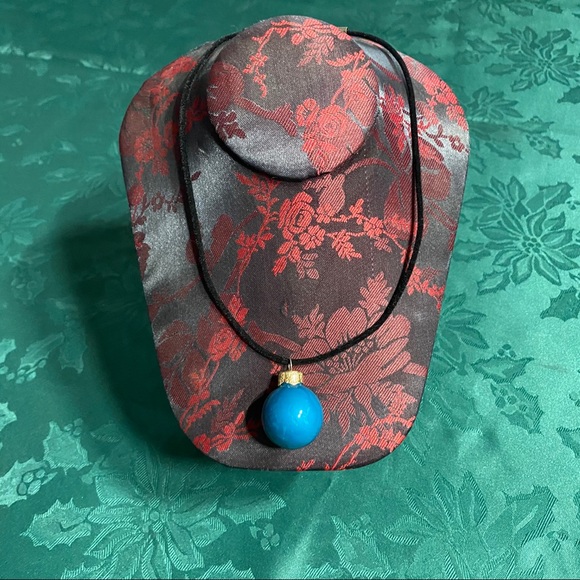 🎄New Christmas Blub Earrings & Necklace Set - Picture 8 of 9